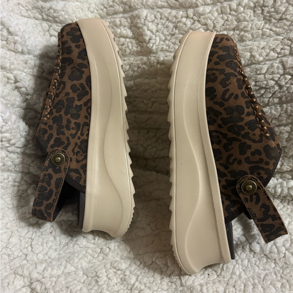 HEYDUDE
DELRAY CLOG SUEDE Wedge sandals brown leapord Print Platform Slingback - Picture 4 of 9